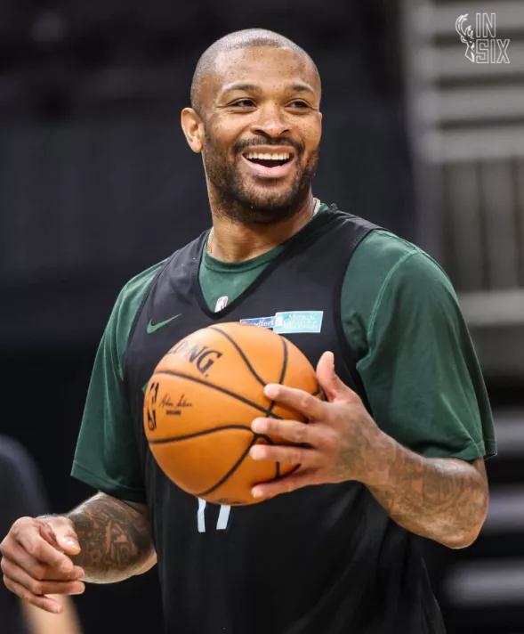 法甲转会期走向成谜,菲尼克斯太阳回应争议,话题不断,球探报告显示潜力的简单介绍 法甲转会期走向成谜,菲尼克斯太阳回应争议,话题不断,球探报告显示潜力的简单介绍