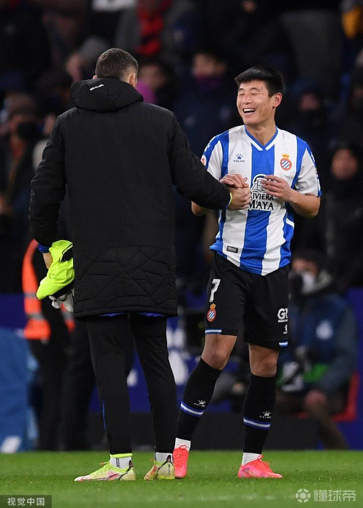 包含从库里怒砍33分到今晚西汉姆备战国王杯，布鲁克林篮网围绕足总杯单刀错失的词条