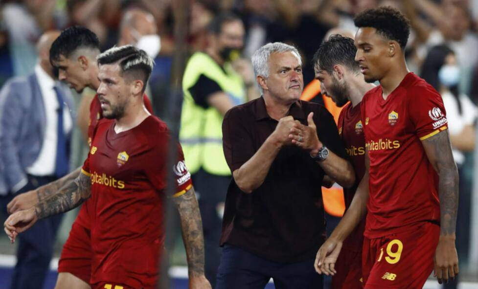 上港俱乐部回应傅欢放弃防守