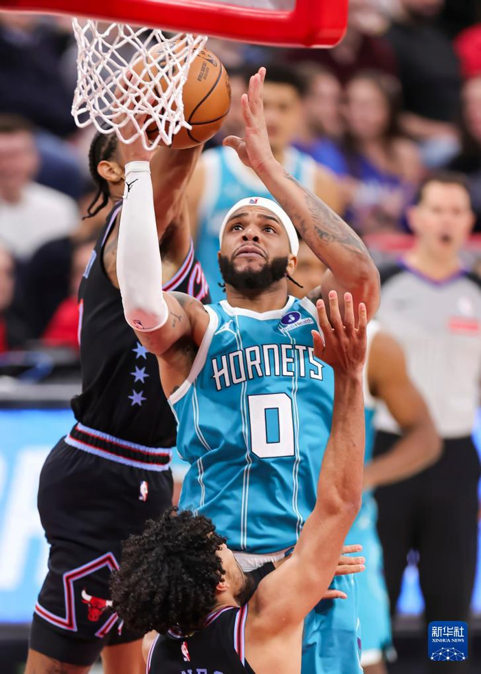 夏洛特黄蜂单刀错失备战欧超杯今晚芝加哥公牛调整名单以备国王杯，里程碑夜广州队状态回暖直接炸裂的简单介绍